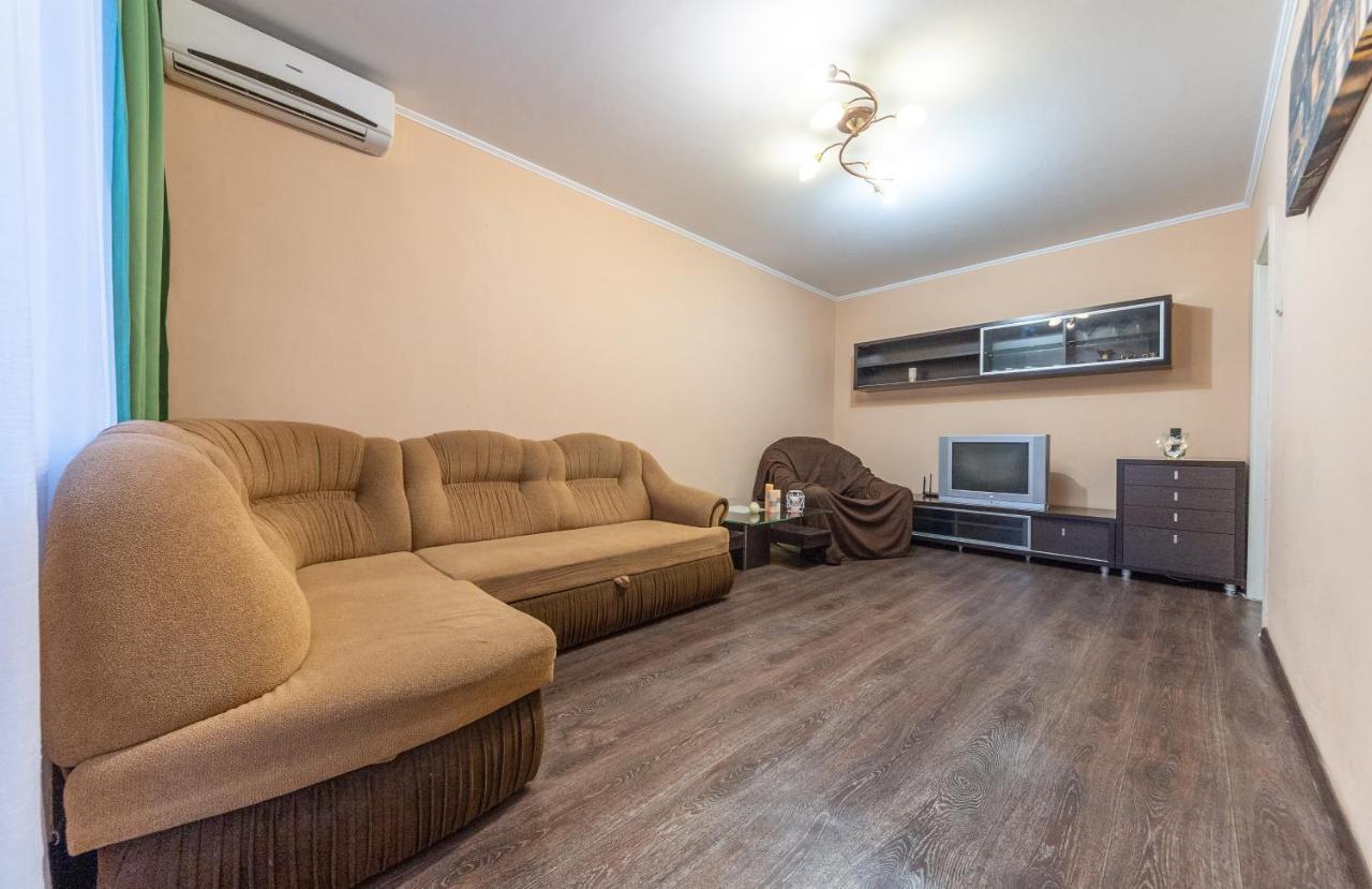 Уютная Квартира Для Семьи На Оболони Apartment Киев Екстериор снимка
